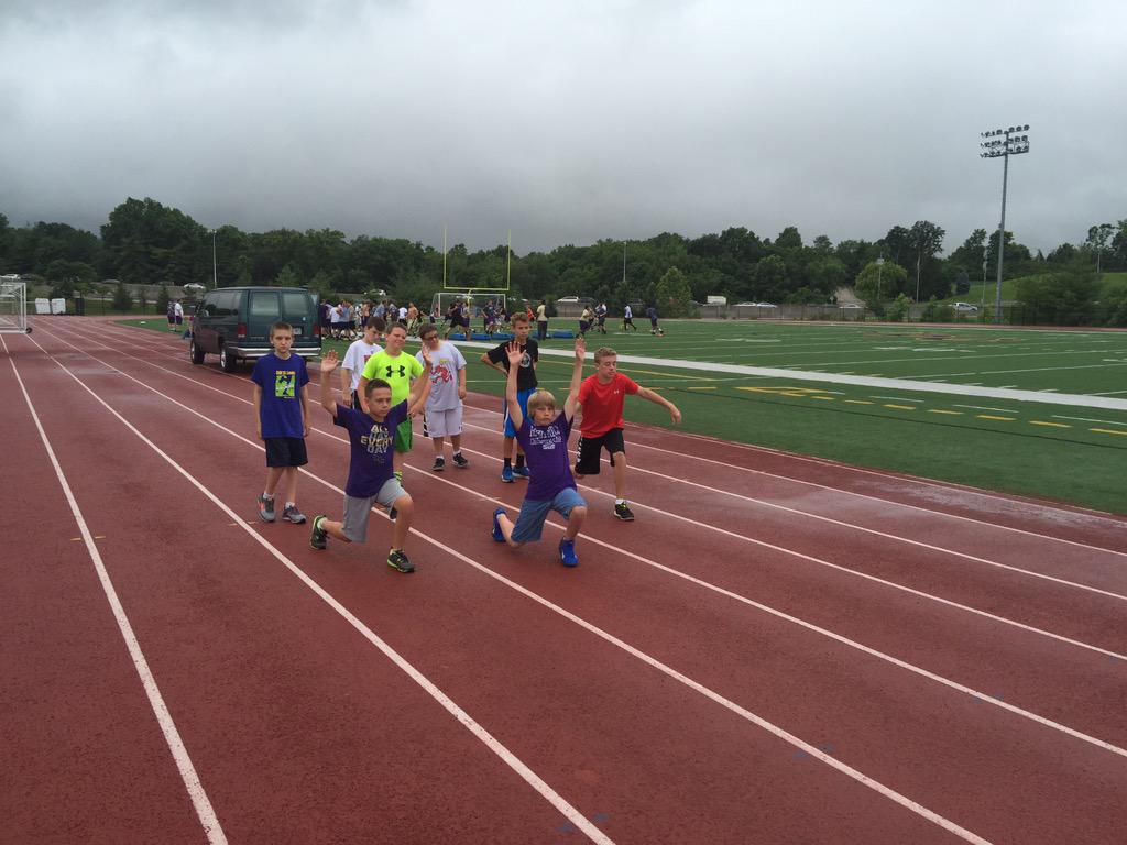 CBCSummer's tweet image. Day 2 underway lunges w/ reach #warnup