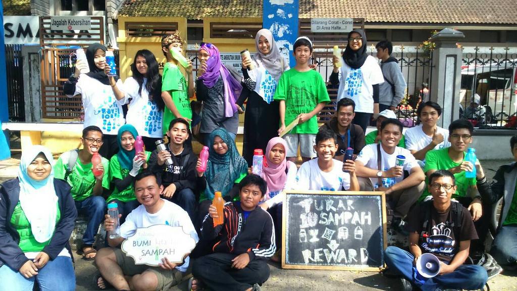 GPSbdg's tweet photo. Warna  warni temen2 relawan kolaborAksi #formasiPakistan &amp; #GPS jumpai mereka di #CFDdago tiap Minggu pagi. @se_bdg http://t.co/o0C8UKIVXt