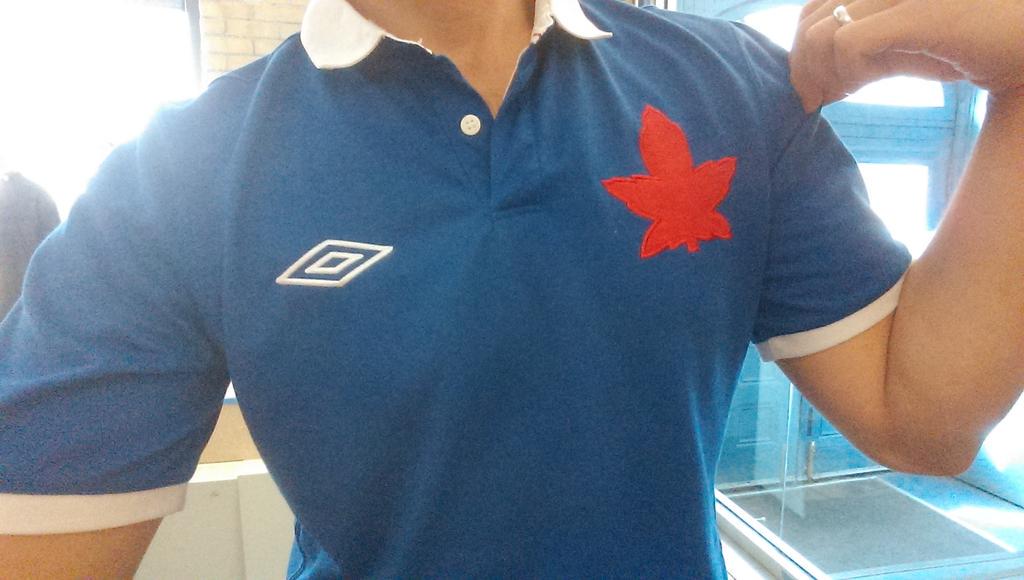 kets13's tweet photo. @UmbroCanada #INeedACanadaREDbc I only have a #CanadaBLUE and that's not trending now is it? #CanadaRED http://t.co/oAON5i1uqi
