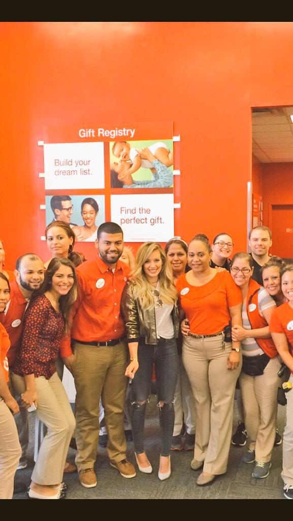 Got to meet @HilaryDuff today at Target! #bestinternship #BreatheInBreatheOut #G496InternAmazingMoment