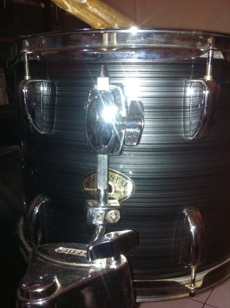 DrumFixit's tweet photo. #update #wrappingdrum Tama Swingstar - Full Set ( Siap Ambil ) http://t.co/6fXgLw1s83