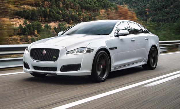 2016 <a href="/Jaguar/">Jaguar</a> XJ gets refreshed tech, same sultry design cardrive.co/6018B6qVq