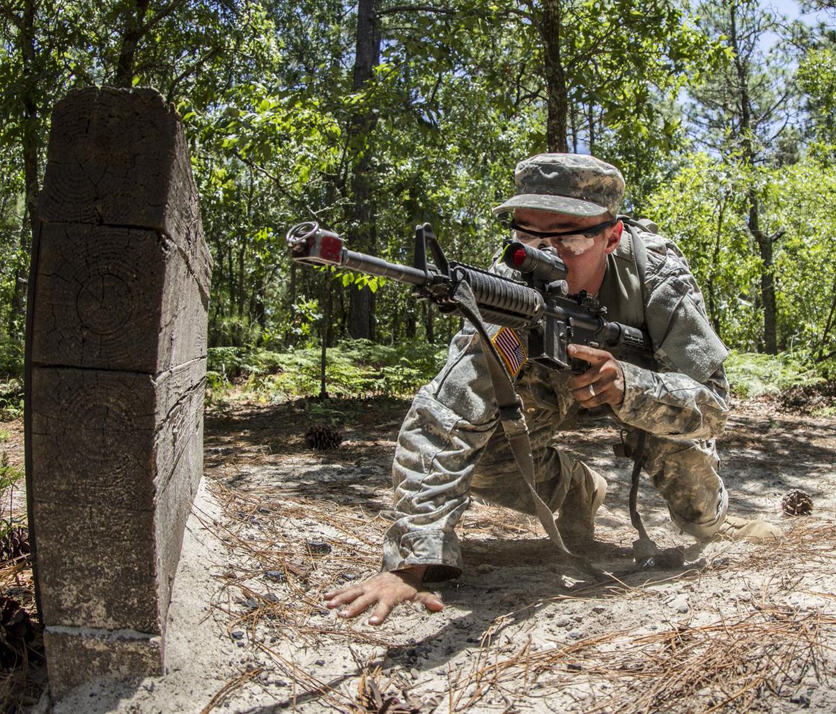 USArmy's tweet photo. A #USArmy Soldier attending basic training at Fort Jackson, S.C., rushes to cover during training, June 13, 2015 http://t.co/cFBhQIjPoc