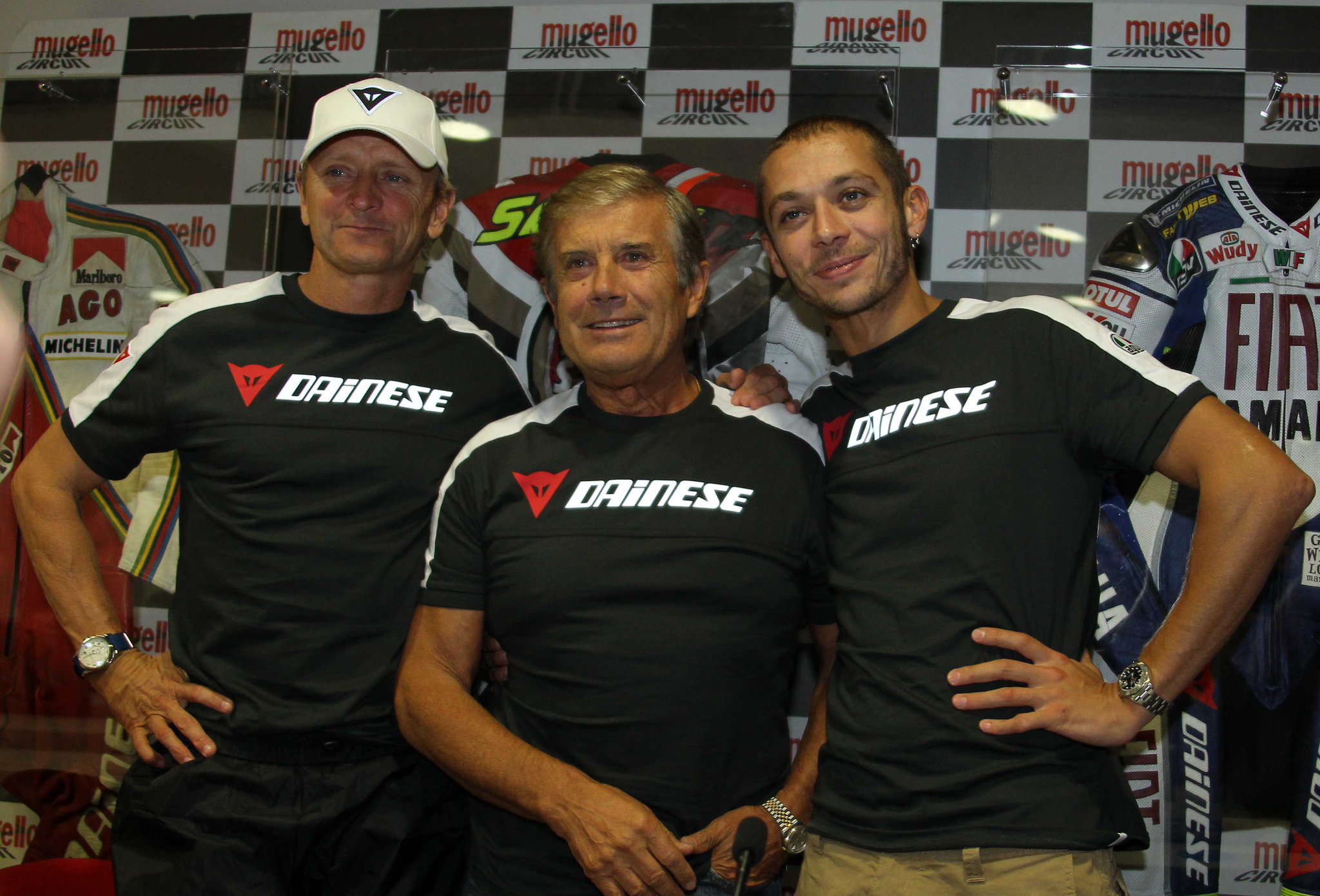 Happy birthday Giacomo Agostini, mr. 15 World Championships. 
Kevin Schwantz is on the left, Rossi right. 