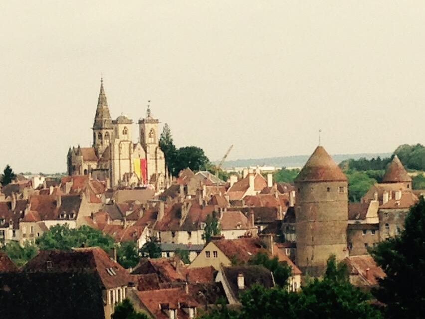 bandydaz's tweet photo. Day 2 completed. 87 miles @ 17.2mph. Overnight in Semur which is beautiful. #350milestogo http://t.co/7Y6fG1T92i