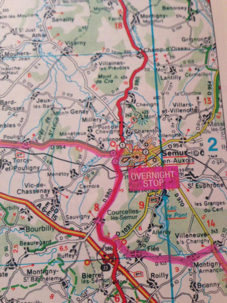 bandydaz's tweet photo. Day 2 completed. 87 miles @ 17.2mph. Overnight in Semur which is beautiful. #350milestogo http://t.co/7Y6fG1T92i