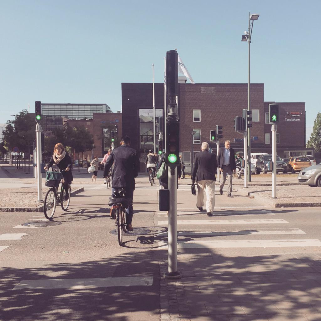 _zeynepcakir's tweet photo. Check out this cycle + pedestrian crossing! #GlobalGems #Malmo @RobertsDay1 http://t.co/pQDz1Uvjg1