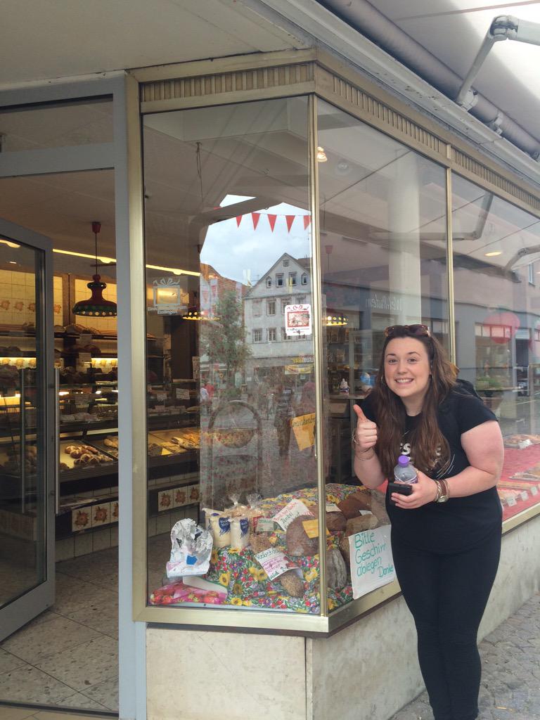 hanananayaa's tweet photo. Shoutout to the beautiful bakeries which gave us free bread and croissants! #weheartbread #stuttgart #EscapeAndPray http://t.co/o2pLI5ezNG