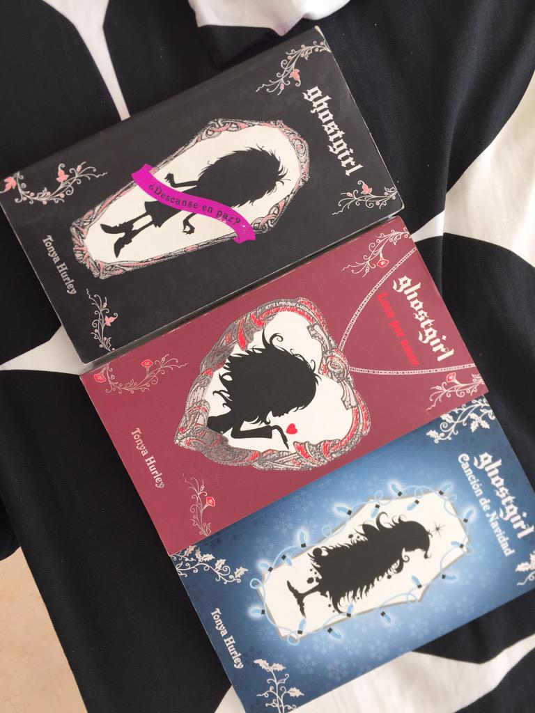 BazarrOnline's tweet photo. Los 3 primeros libros de GhostGirl los vendo en 300! @Vendo_DF http://t.co/i4tGc8W0AR