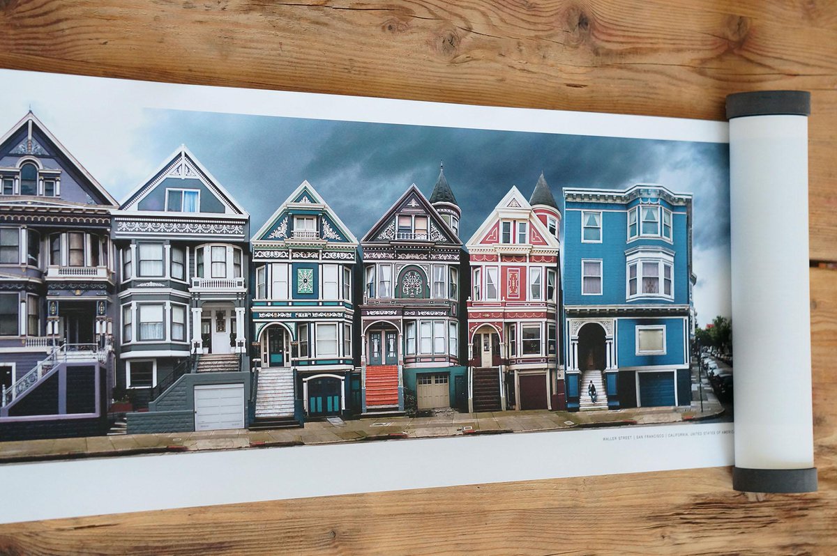 icb_icb's tweet photo. There are many reasons why I love #print - one is that I can have a 1,6m #photography in a #book! #larryyust #wow http://t.co/sEeNZ8uiIs