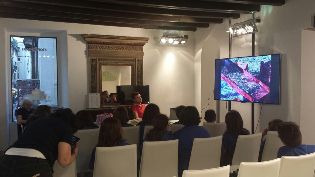 Expo2015Abruzzo's tweet photo. A #CasAbruzzo il progetto "Mi presento: sono la Monicella" e degustazioni de "Il Montonico d'Abruzzo". #takeAbruzzo http://t.co/2B6ICCNZKp