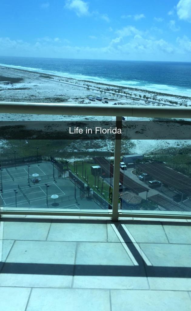 okblakejohnson's tweet photo. Florida 😈😻 http://t.co/C672CaX2nJ
