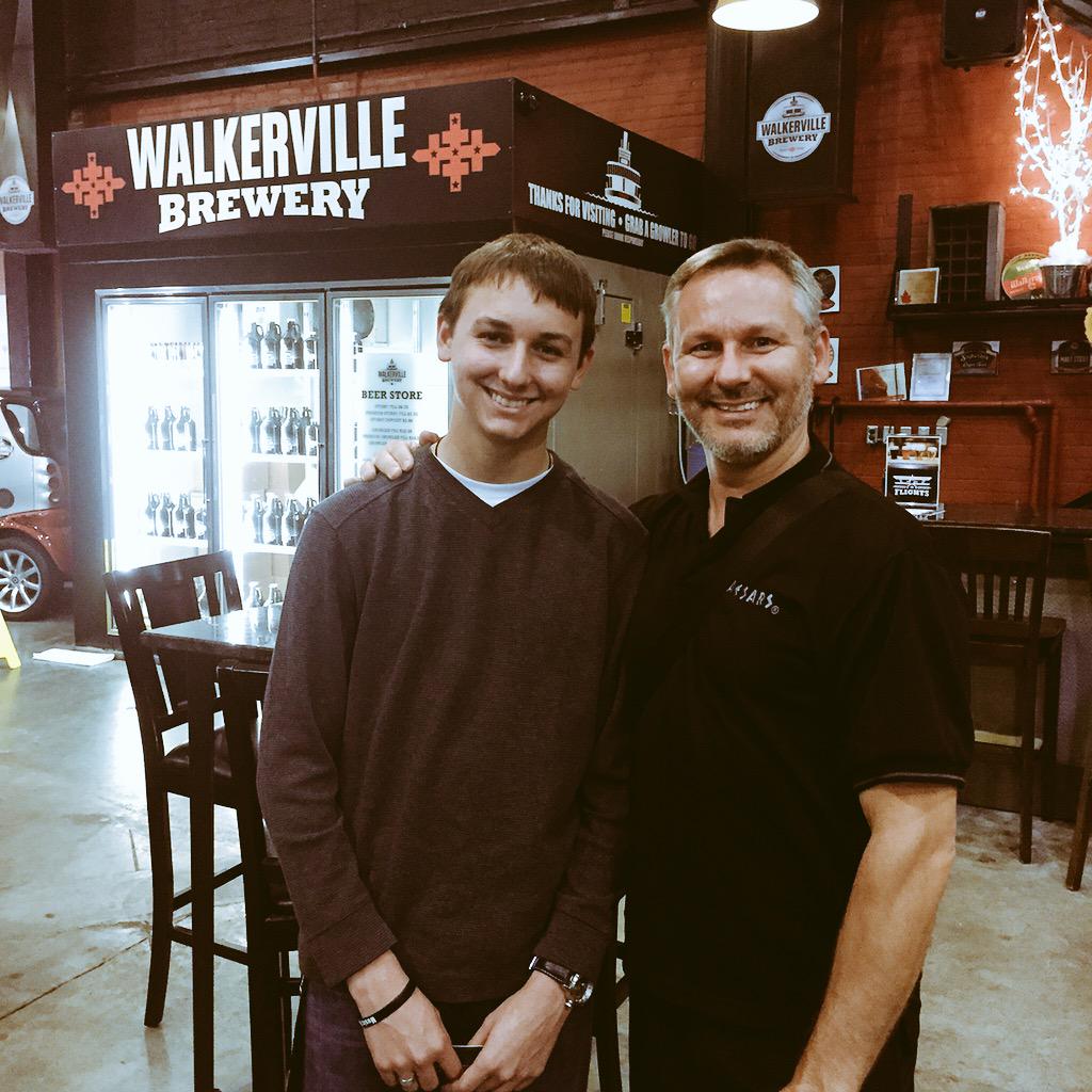 YvonnePilon's tweet photo. One entrepreneur breeds another #fatherson #windsor180 #yqg #youngentrepreneur http://t.co/T5q0FnbT4v