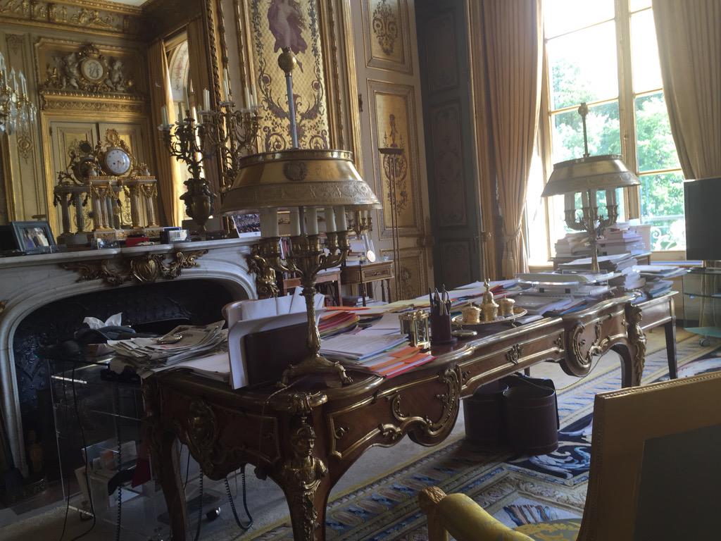 J ai rencontré le président <a href="/fhollande/">François Hollande</a> qui souhaite assister à la finale de #MT180 a la #Sorbonne @CPUniversite