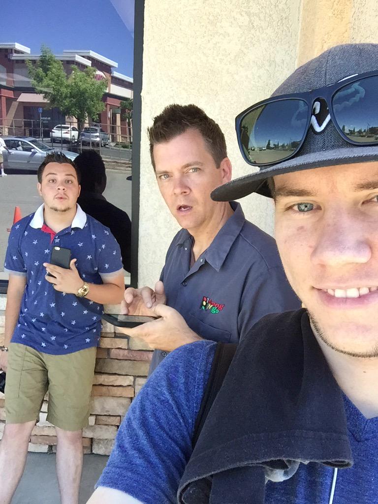 i_edit_video's tweet photo. Filming at @smogngo today! (Full crew not pictured) #jackvalefilms http://t.co/VYlIOaVAaU
