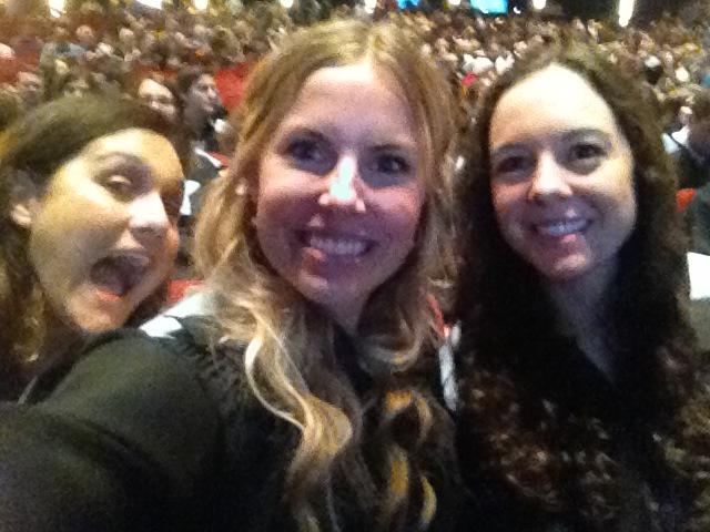 KChilibeck's tweet photo. ON A RÉUSSI!!!! #uograd http://t.co/56PBcOrGJB