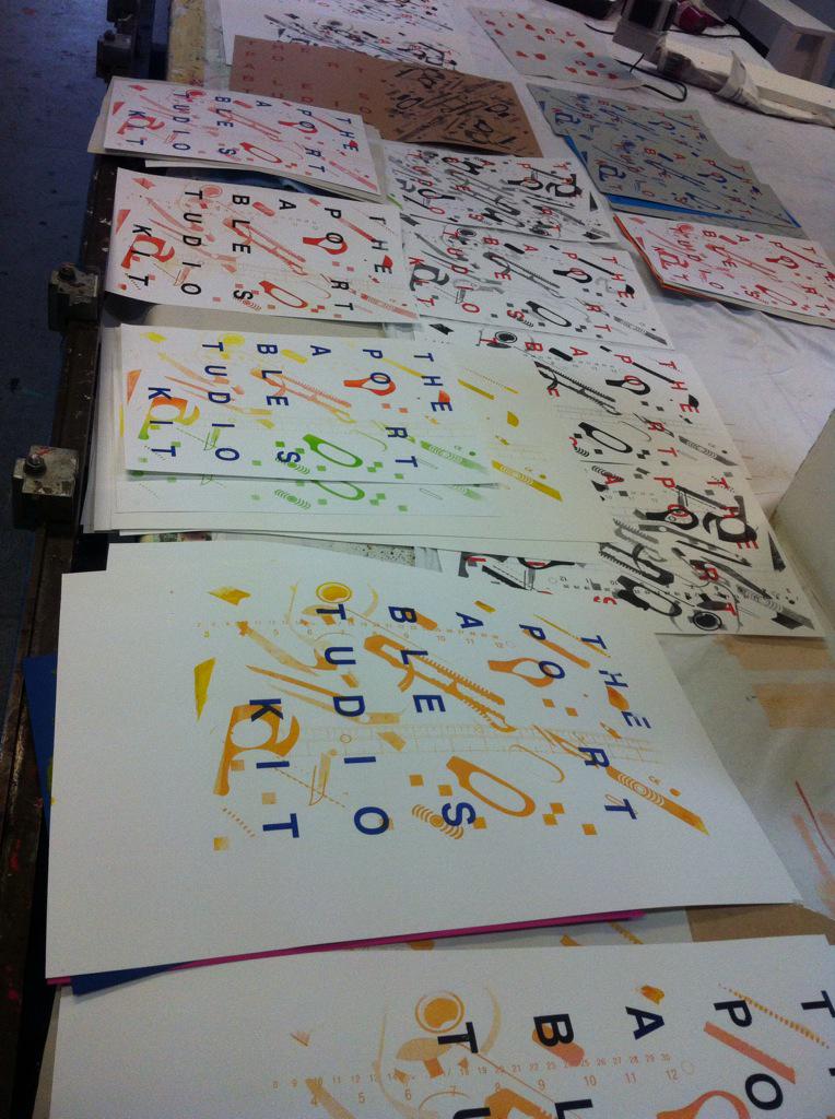 doubleD_didi's tweet photo. Workshop unit.
a process of progress for 'the portable studio kit'
#dvc2015 #workshopunit #lcc #screenprinting http://t.co/dxErfEE2BL