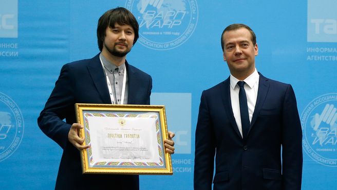 Посольство России в Великобритании tweet media