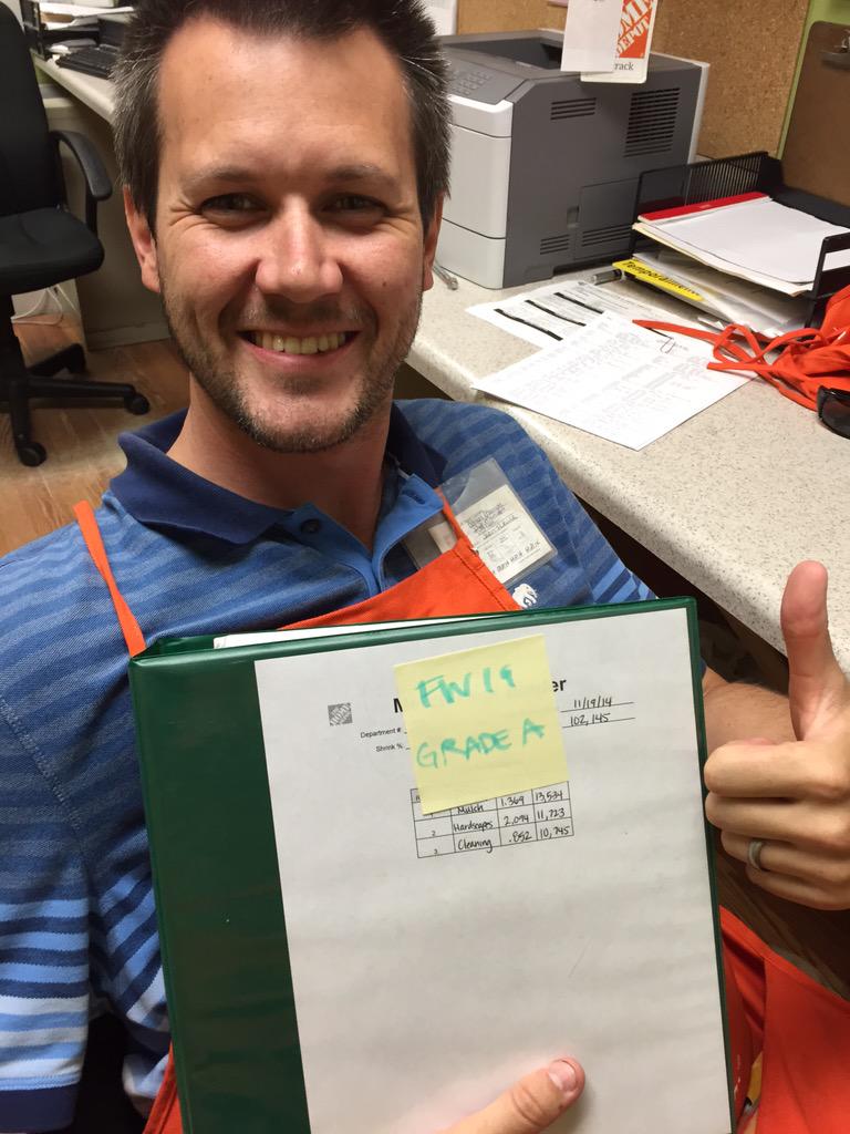 AnthonyOteroJr's tweet photo. Asm Jenn taking the Dh team to the next level and @Marriott247 got his first A on his shrink binder ! #thd247 http://t.co/fG4K4N1pRZ