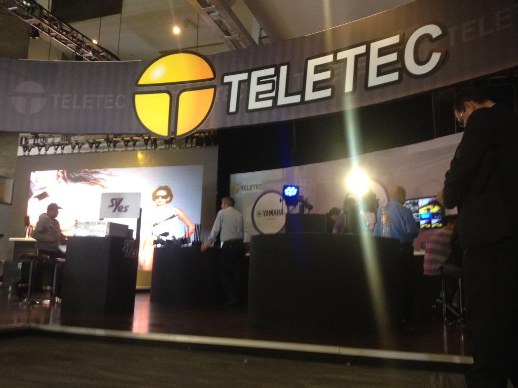 TeletecMx's tweet photo. @JoseAntonioFer @RevistaPantalla un gusto compartir este espacio como cada año! Venga #expotelemundo http://t.co/srOteUroeL