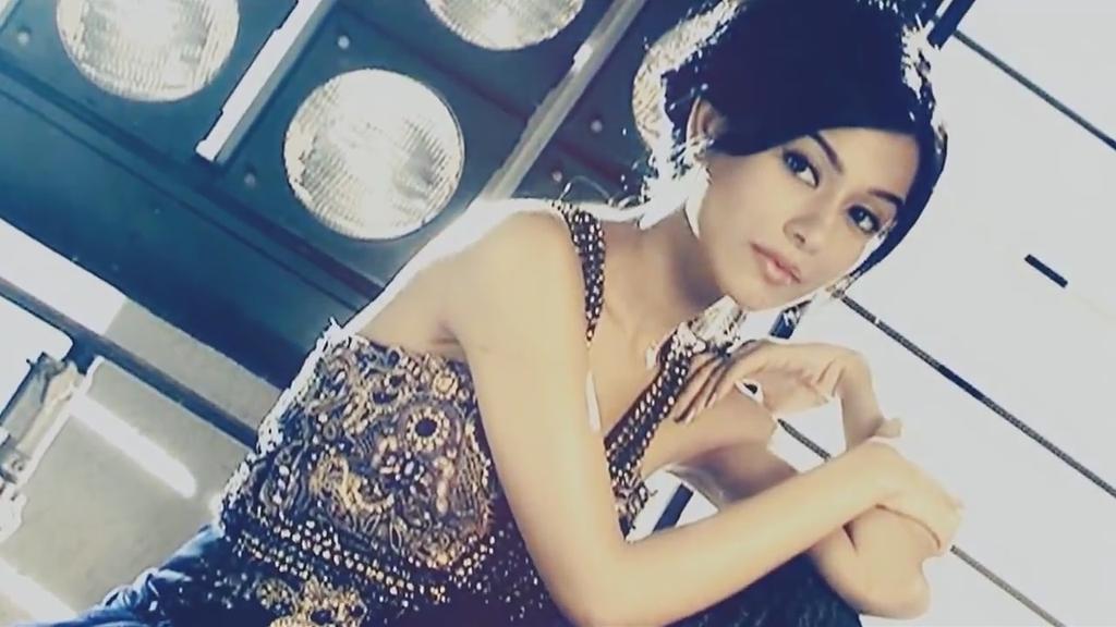 A very Happy Birthday to the Glamorous Amrita Rao May u achieve more success & happiness in life lots love to u 