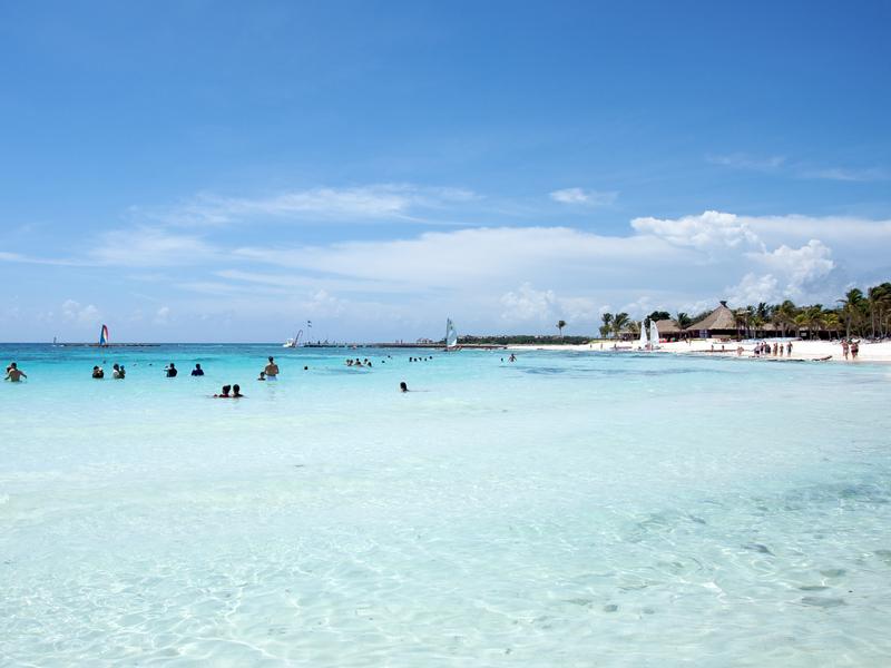 DiarioViajeroMx's tweet photo. Uno más bonito que otro: ¡conoce los mejores destinos de #playa en #México! https://t.co/AfLYuL5YNV http://t.co/hJ9PFCYoqm