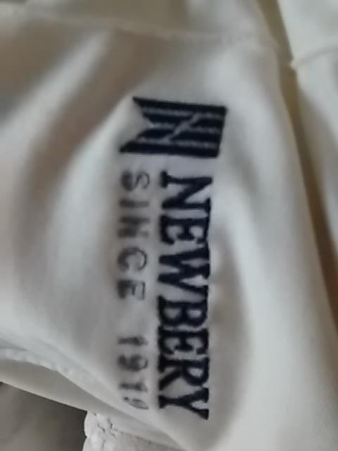 JamesLBHAFC's tweet photo. @Newbery_Cricket Great match tonight scored 35 runs off 4 overseas and bowled two people out in a row!! @LouLong01 http://t.co/hhDzy0F4zv