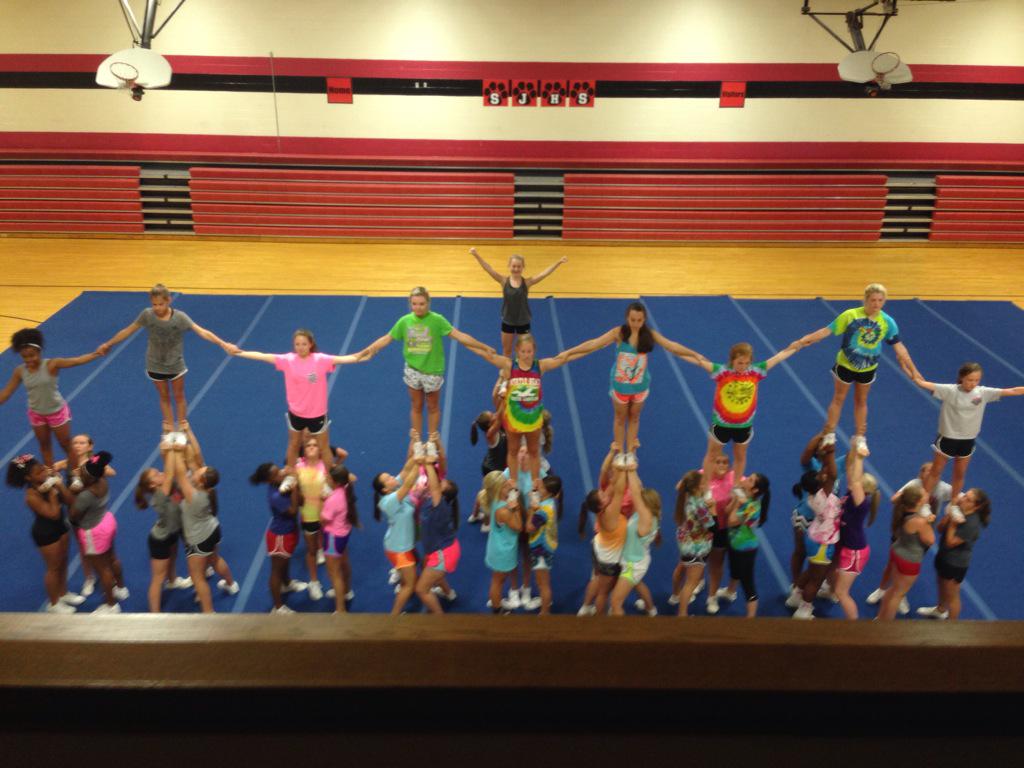 SikestonCheer's tweet photo. Camp day 3! #TeamWorkMakesTheDreamWork http://t.co/nLhzfgGrK9