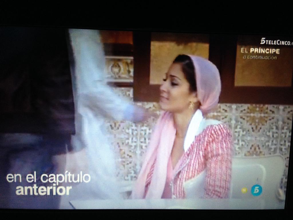 Princesa_Hiba's tweet photo. Empieza "Los mundos de El Príncipe" recordando lo que ocurrió en el anterior capítulo #ElPrincipe9 #ElPrincipeFatima http://t.co/nw19rlSQ2U