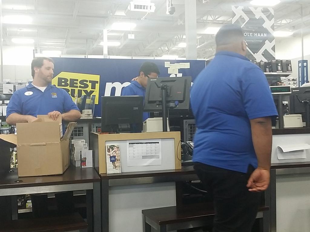wtx_boost's tweet photo. Making it rain inside just like it is outside at this BestBuy #compenstation #moneytalks @KristyPfahler @TimMiller44 http://t.co/6XexhNbPmk