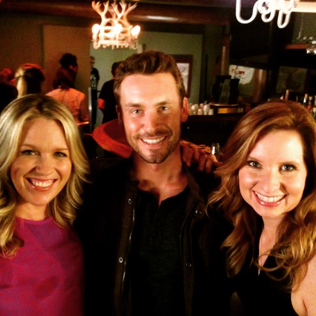 JohnMichaelJMC's tweet photo. Great time working on @PlayingHouseUSA with @Jessica_StClair and @lennonparham these girls are amazing! #comedy http://t.co/7wh0j2Z1Eb