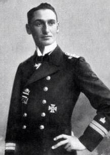 KaiserW1914's tweet photo. I've decorated Captain Hersing of the U-21 for sinking the #Lusitania. He is my iron fist at sea! #WW1 http://t.co/VbIYGbTyMk