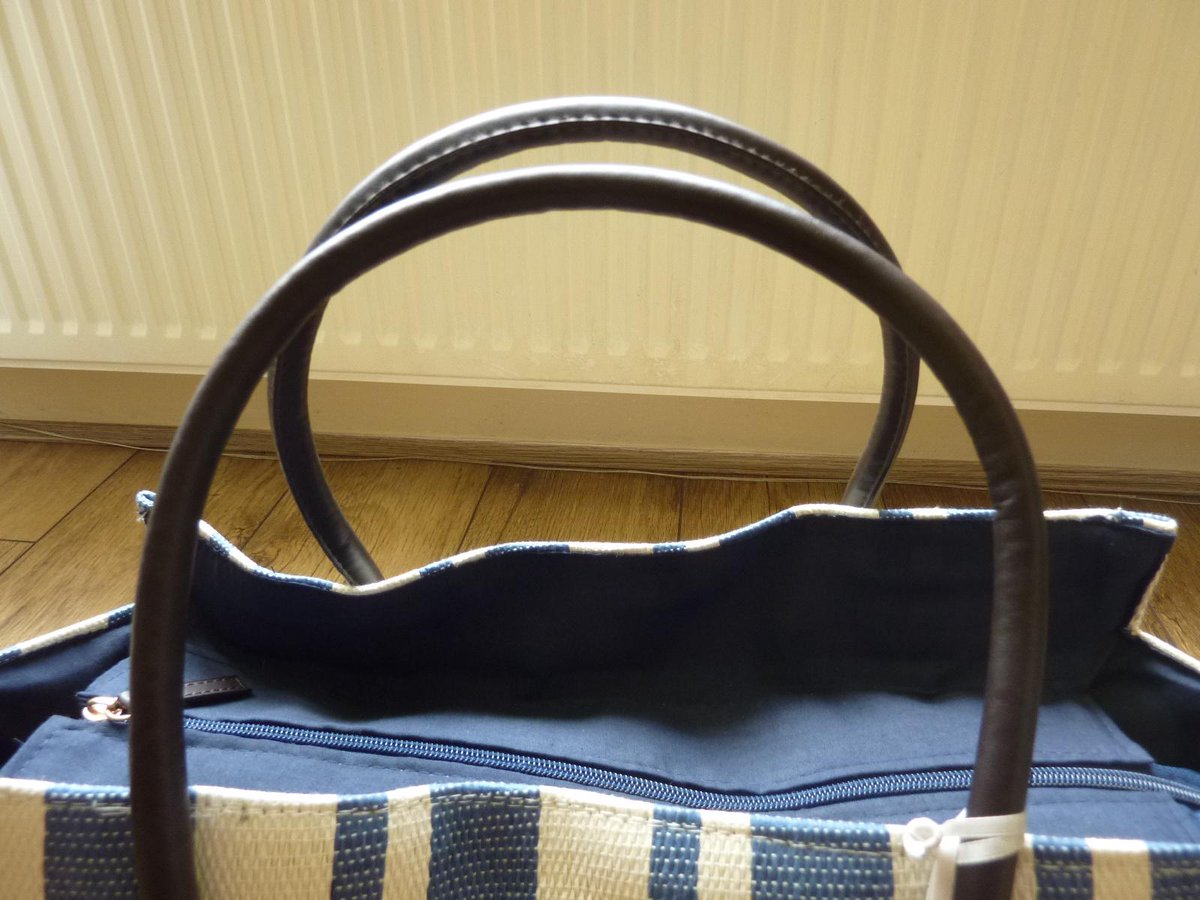 IntegraJewels's tweet photo. Large Blue White Stripe Beach Bag Shopper BNWT #lpro #kprs #Flbiz #share http://t.co/E4rpEkJA9q … … via @eBay_UK http://t.co/6Etun4cYQZ