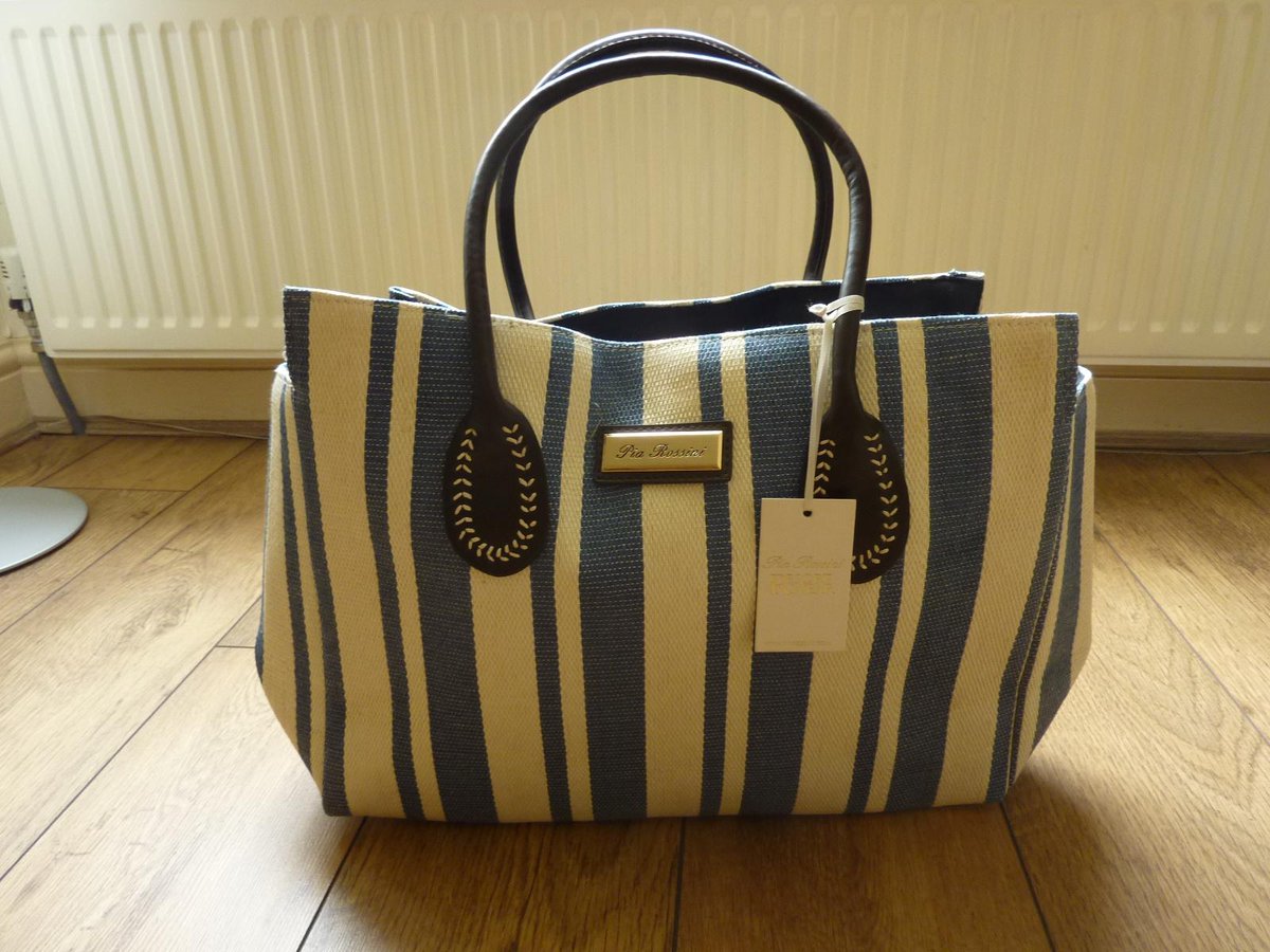 IntegraJewels's tweet photo. Large Blue White Stripe Beach Bag Shopper BNWT #lpro #kprs #Flbiz #share http://t.co/E4rpEkJA9q … … via @eBay_UK http://t.co/6Etun4cYQZ