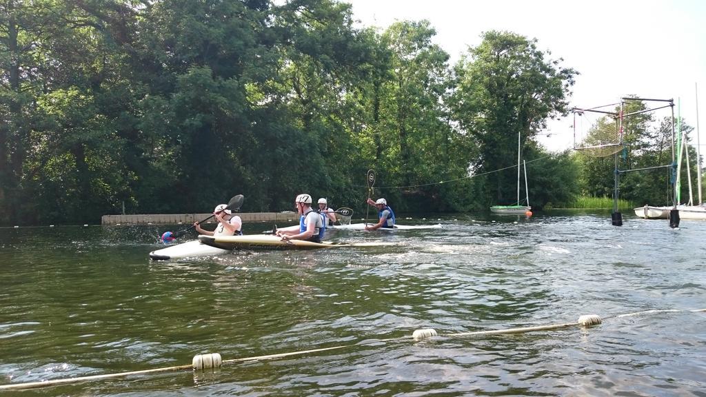 NomadKayakClub's tweet photo. Lovely night for an intimate training session. @robaedmunds @NeilmHart4 @jake__redfern http://t.co/89tDNbZDtl