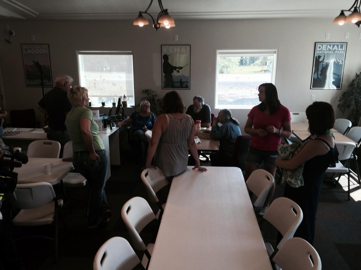 laciegrosvold's tweet image. Evacuees and volunteers listen for radio updates at Sterling Community Center #CardStreetFire