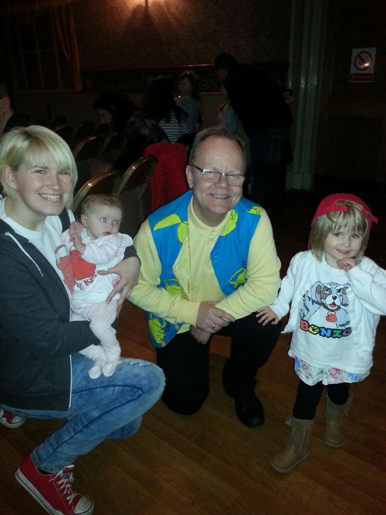 funboxfans's tweet photo. Just soooo excited 4 the @SingingKettle82 exhibition! So much memories for me &amp; my oldest daughter #no1fans xxx http://t.co/TnhbqSgClq