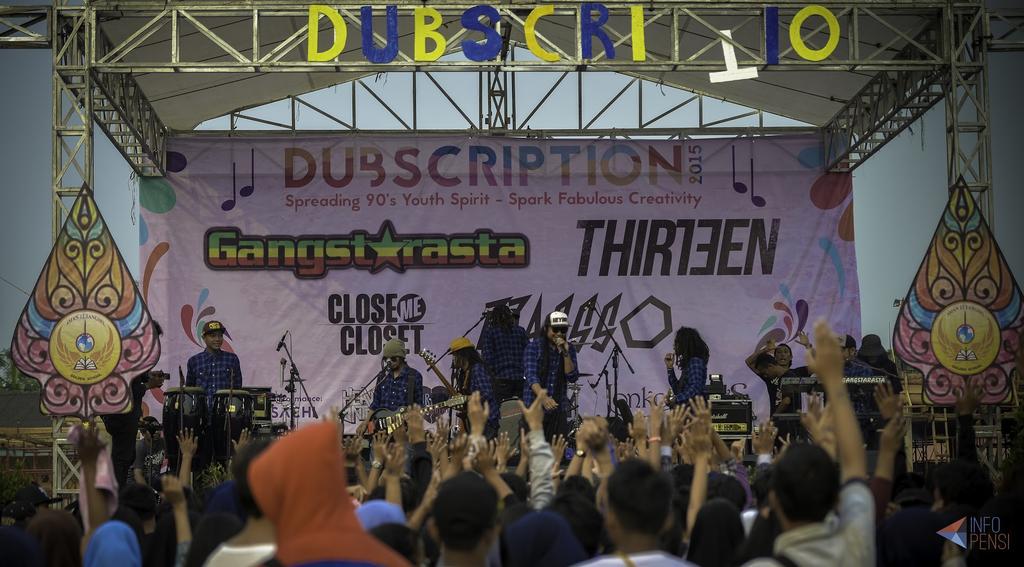 InfoPensi's tweet photo. Kemeriahan @Dubscription_15 

| photo : @bobbehh infopensi

#infopensi https://t.co/sZJvYvTZ1Q http://t.co/OCtoRfJPle