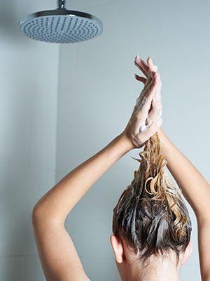 Does your hair need moisture, but you don't want to wet it? Try steaming your hair in the … bit.ly/OnlineAzur
