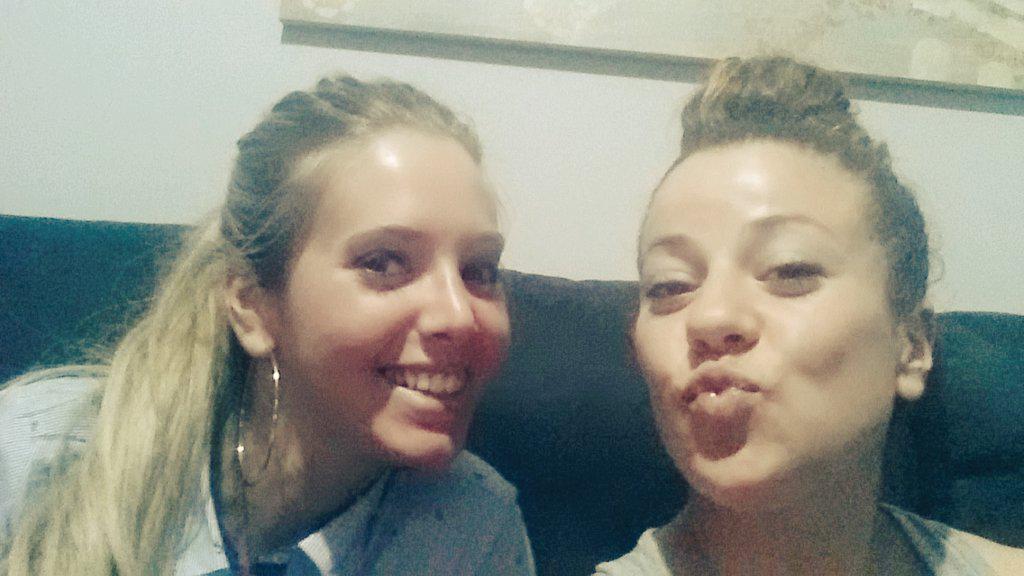 SariOE's tweet photo. Con mi @aliciapein de cenita rica.Por muchos momentos mas como estos!!! #celebrandocumples #ElPrincipe http://t.co/xFs9wWiaBn