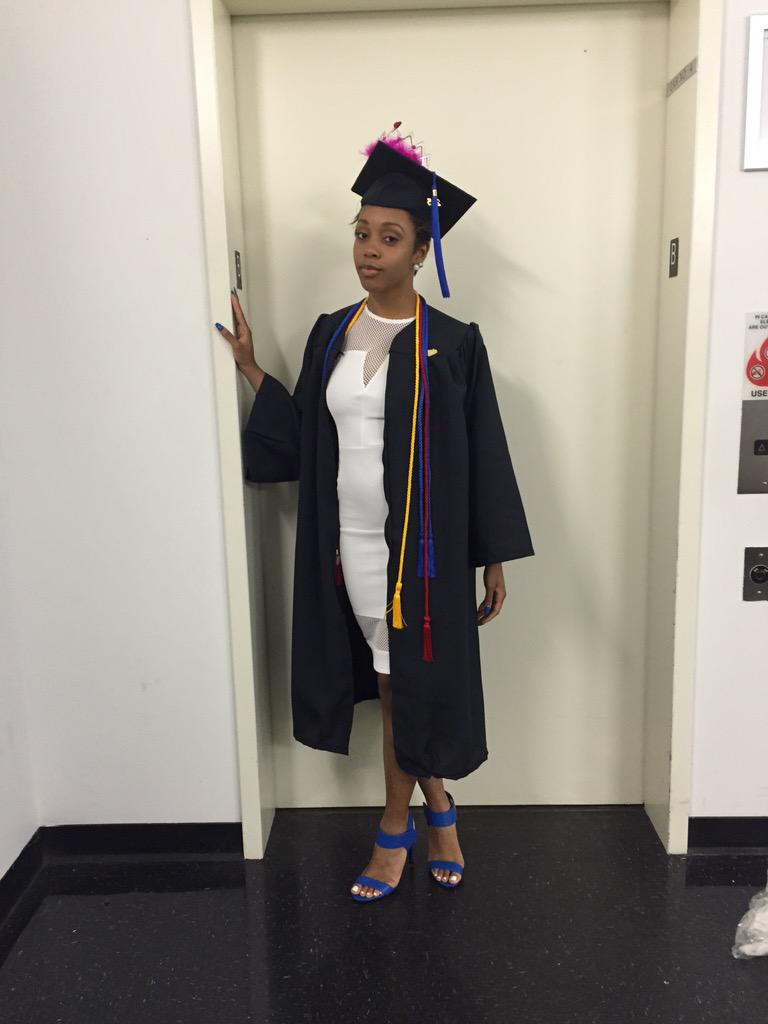 DeeMonaLisa_'s tweet photo. #2k15Graduation http://t.co/8CKCOWbEsg
