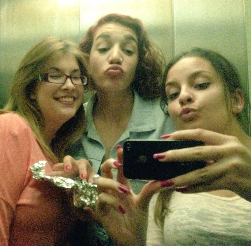 TeresaFraile25's tweet photo. Todo nos viene de familia....tortillaaaaaa 😂😂 @bearomero18 @GiftMeYourSmile http://t.co/851MWKZudc