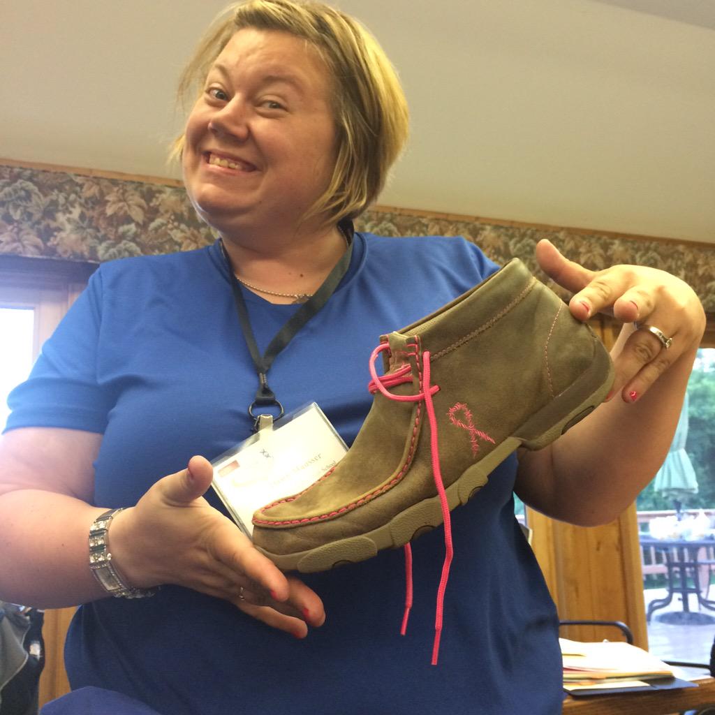 MGiffing's tweet photo. We classify about anything including shoes! #NATAA15 @DawnMausser @DuPont_News http://t.co/0x6fCHonYO