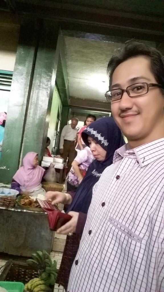 Cc <a href="/zeniearizka/">jenia</a> @rezdn pasar patuk with acil..#prepareramadhan