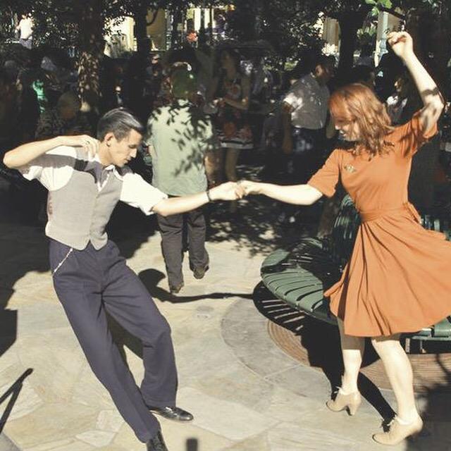 bolthouseprod's tweet photo. Dancing all the way to @thebungalowsm for @CaliFeetWarmers &amp; @briannafalcone tonight http://t.co/Rp1Ar2PNRj