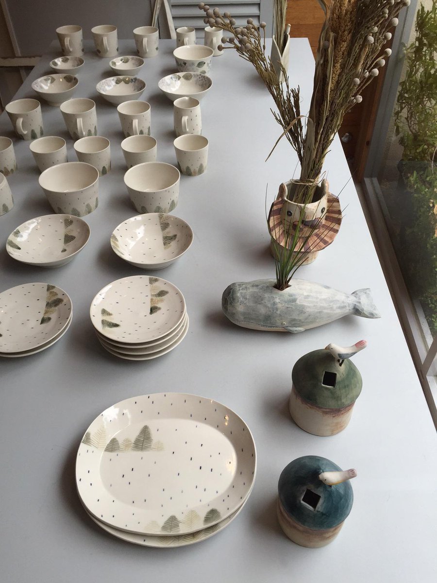 gallery_FALL's tweet photo. [今週展示] 金子佐知恵 陶展「雨飾り」◎6月10日→14日 ◎西荻FALL ◎奈良在住の陶芸家、金子さんの個展。雨の風景を描いた食器や動物のオブジェ、花器など。水曜と日曜は作家在廊。
http://t.co/T8fIp2YCl5 http://t.co/fX3EmeYRDg