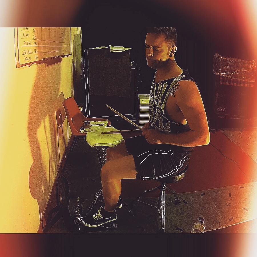 franciscappola's tweet image. competing against myself / #practicingdrums #drumlesson #drums #drummer #franciscappola #tdwp #dwp #tama #tamadrums