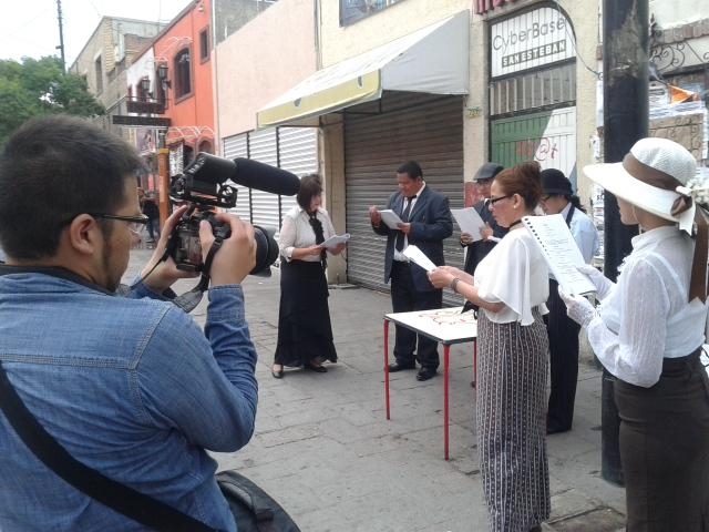 SeminariAmparan's tweet photo. #Bloomsday2015 en el Callejón Ocampo, de Saltillo http://t.co/Ff1XCq6Drm