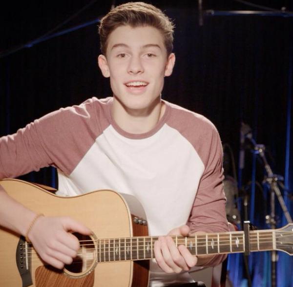 Shawn Mendes Updates on Twitter "RT if you want him to win ShawnForMMVA http//t.co/TEesete0yk"