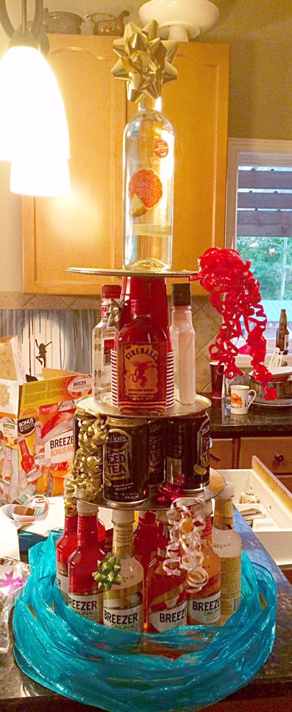 NatashaCowan1's tweet photo. Making homemade birthday gifts is funπ Don't drink it all at once @CourtneyyFarrow ππ #alcoholcake http://t.co/JXLWbkJpqw